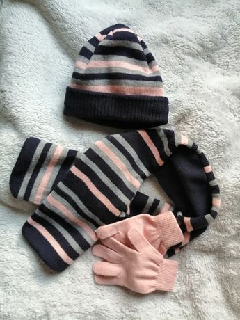 Komplet dziewczęcy czapka, szal i rękawiczki roz. M