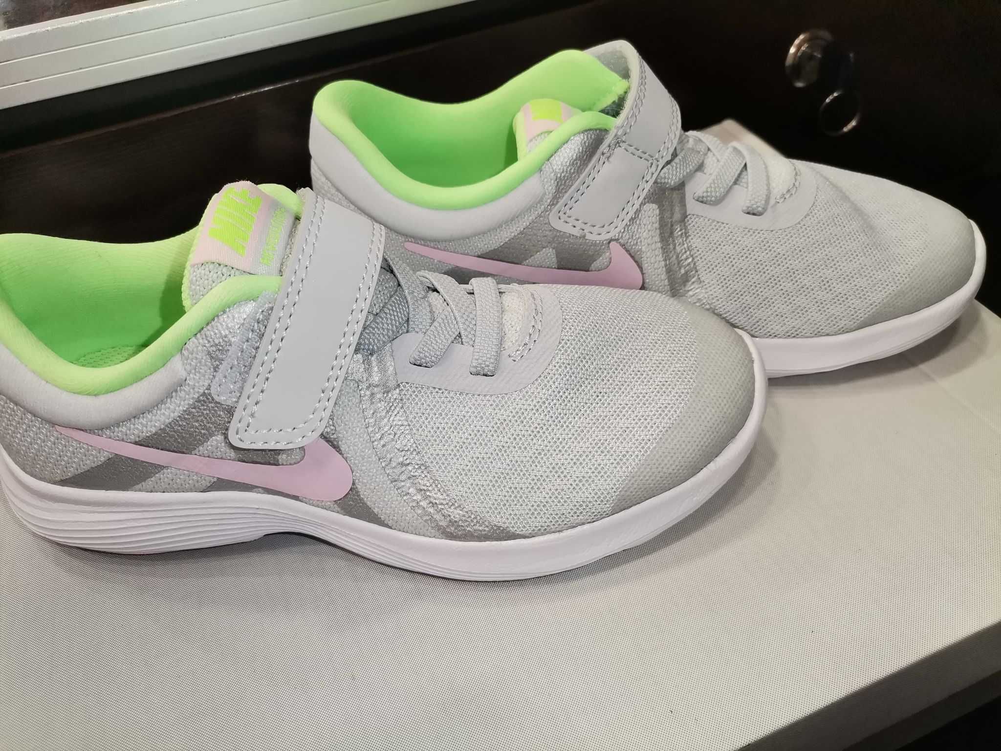 Buty dziecięce Nike rozmiar 30