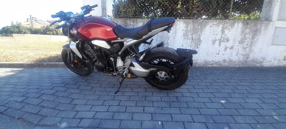 Honda CB 1000R , acidentada