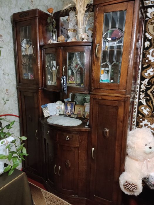 Дубова шафа відреставрована, для цінителів старовини