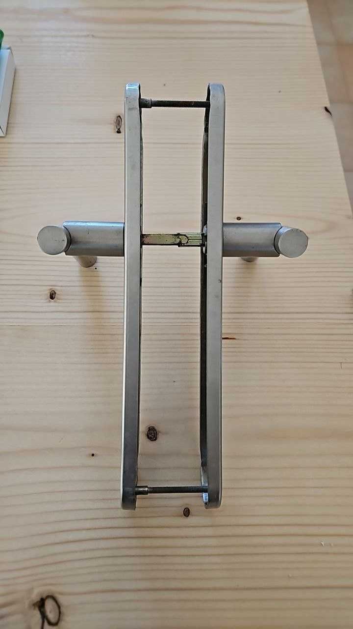 Conjunto de 5 maçanetas de porta – Em bom estado – Entraxe 22,5 cm