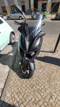 Yamaha X-Max 125