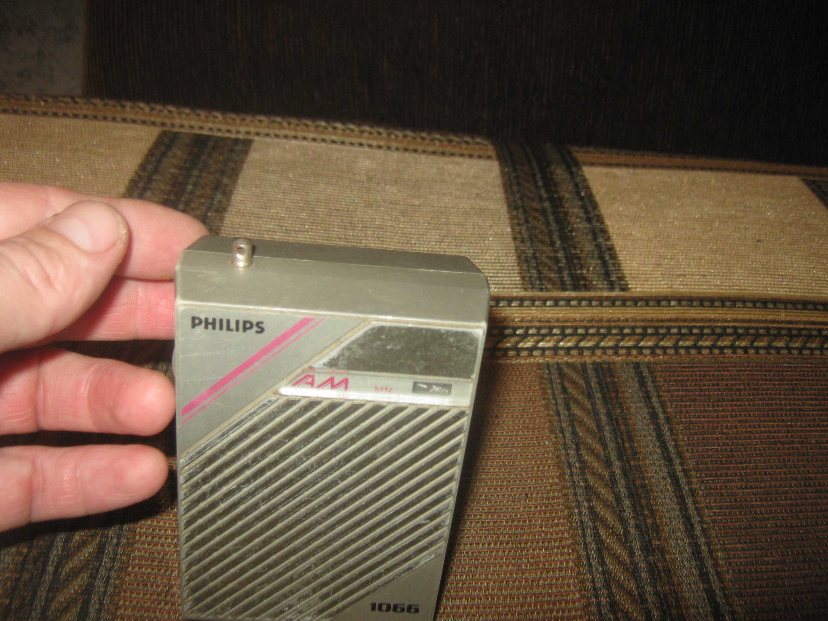 Радиоприёмник Philips.Работает