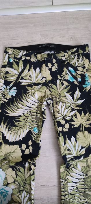 Spodnie w kwiaty ZARA r.34