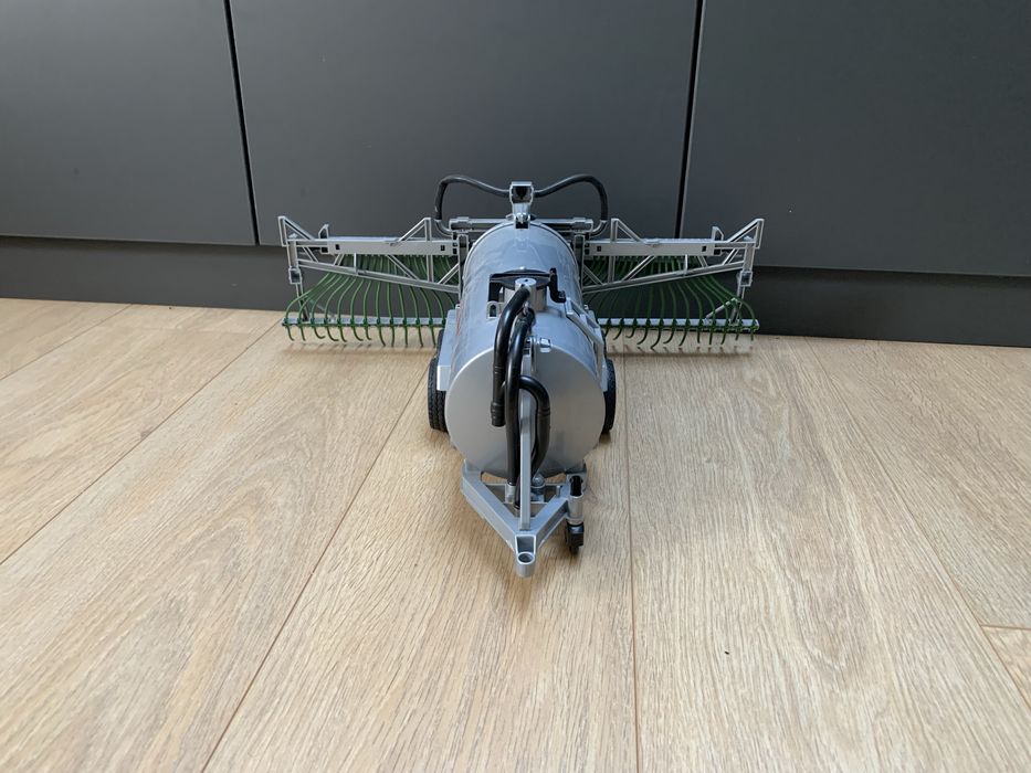 Witam. Sprzedam beczkowóz bruder.