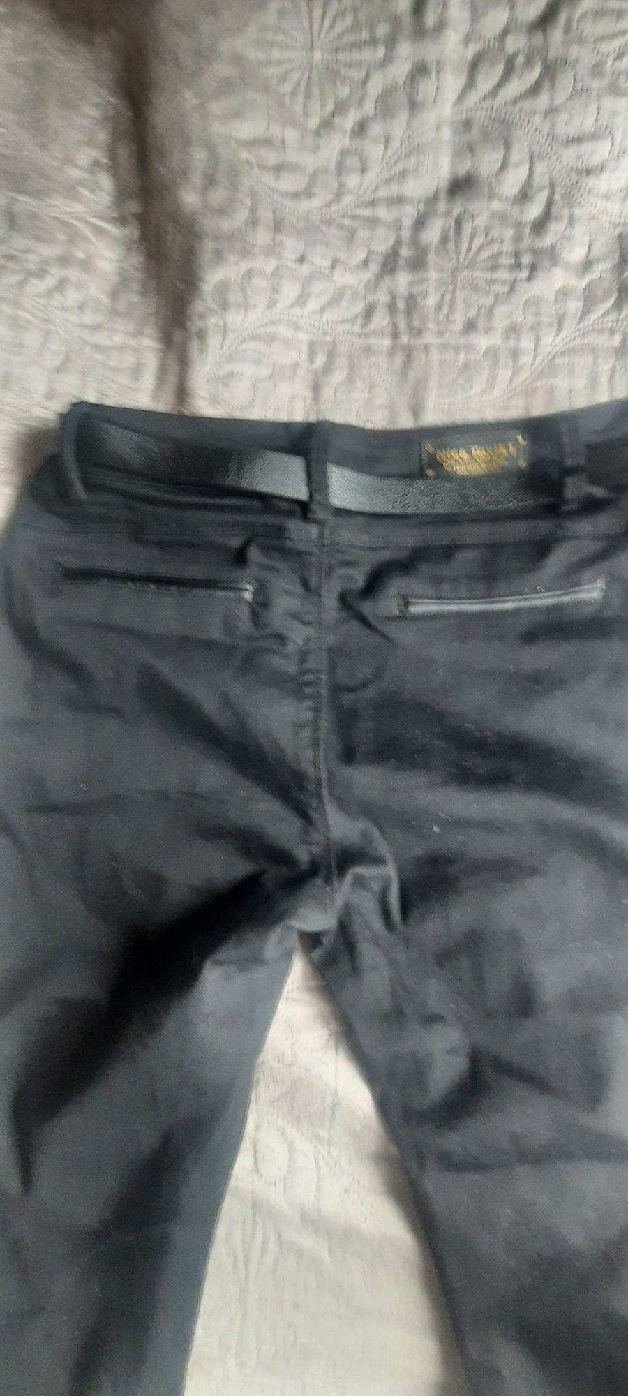 Czarne spodnie materiałowe l/xl