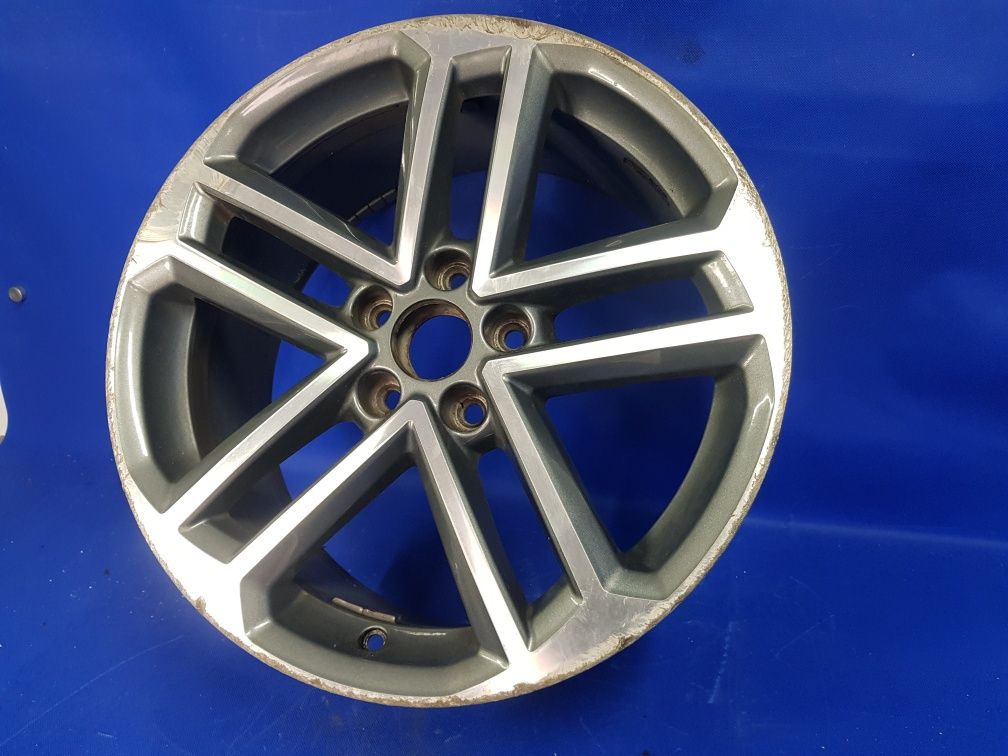 FELGA aluminiowa 5x112 E8.0Jx18H2 18' ET46 AUDI A3 8V 025DG oryginał