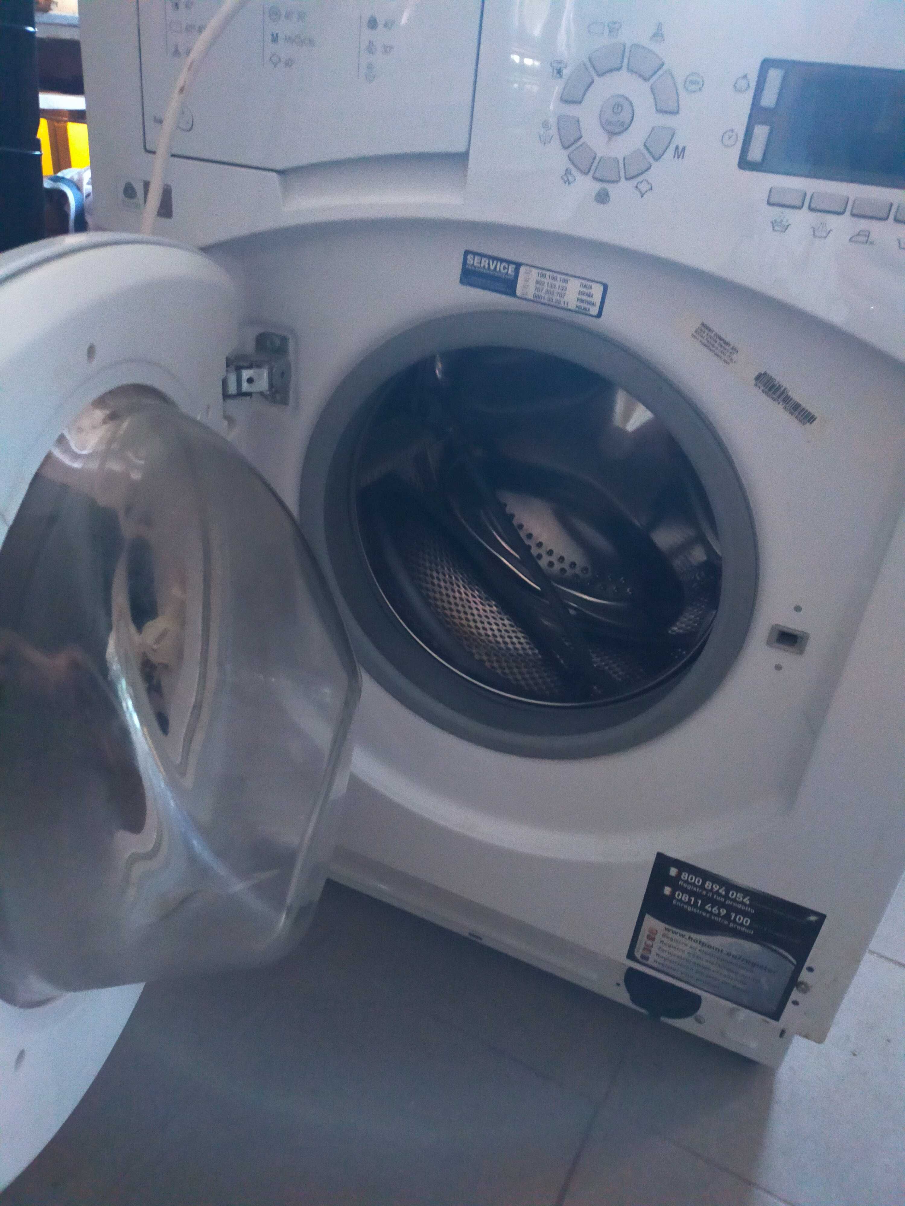 Pralka do zabudowy Hotpoint-Ariston BWMD 742