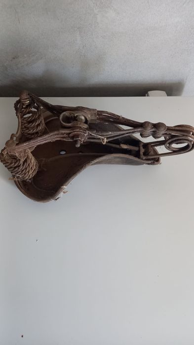 Selim antigo de pasteleira