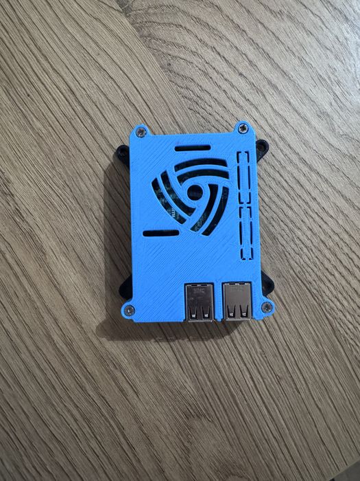 Raspberry Pi 3 model B WiFi Bluetooth 1GB RAM 1,2GHz obudowa