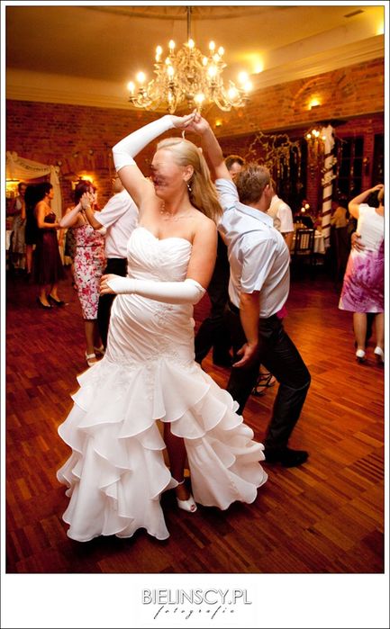 Niebanalna przepiękna suknia ślubna roz.40