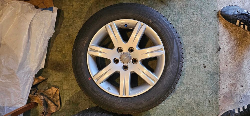 Alufelgi z oponami do AUDI A6 C6 205/60R16 Yokohama BluEarth-Winter