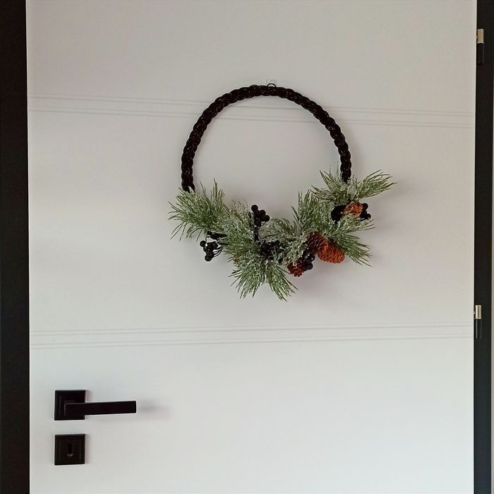 Makramowy świąteczny wianek czarny wieniec na święta duży