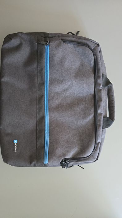 Mala cinzenta para PC e mochila vermelha para PC