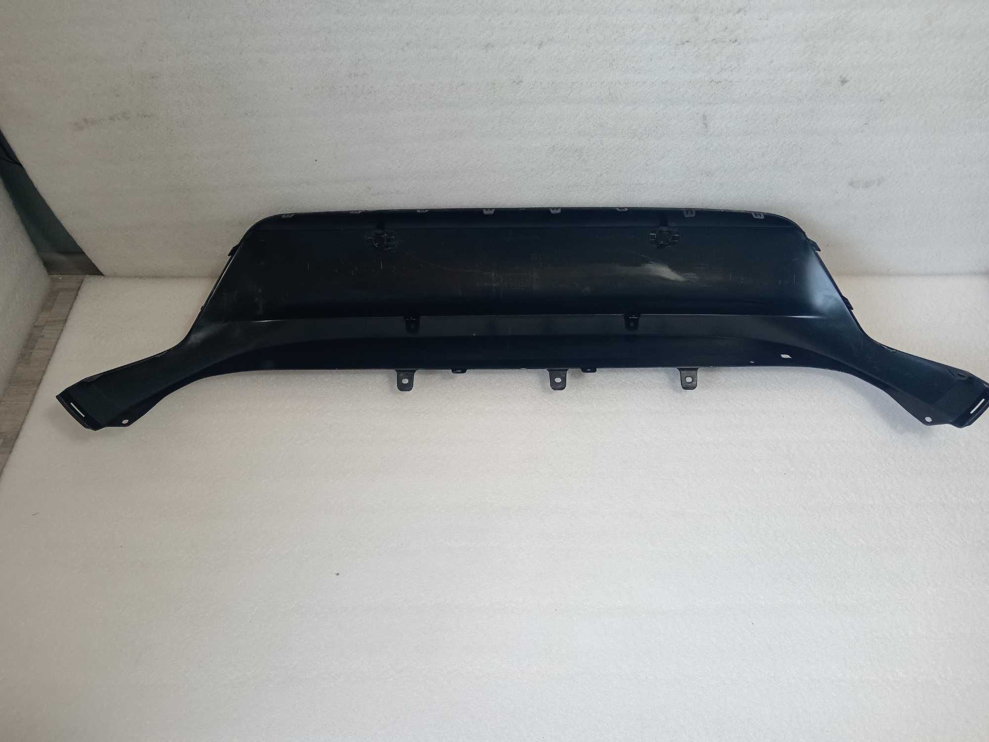 Toyota yaris cross 20 - накладка спойлер бампера зад 52453 - 0d100