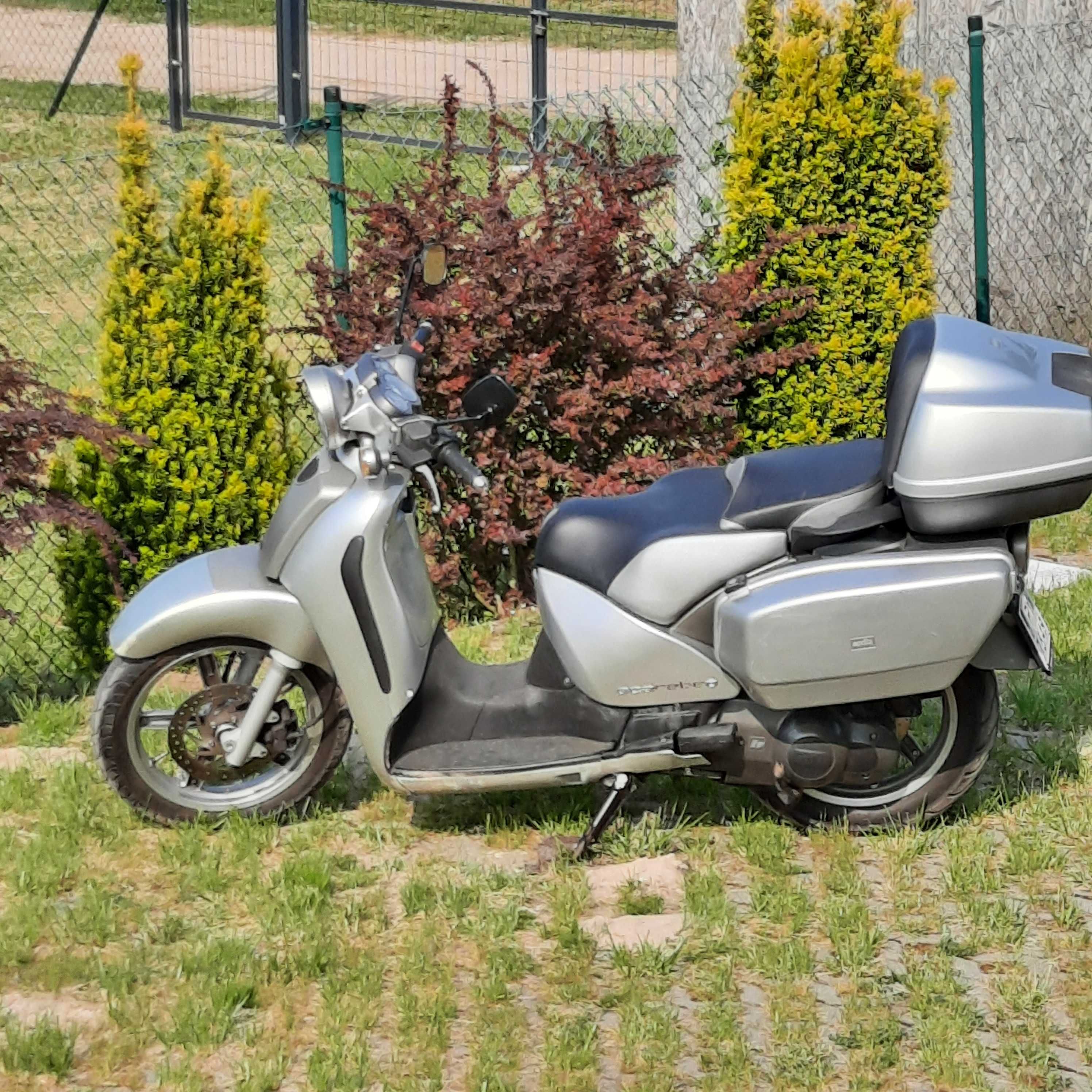 Skuter Aprilia Scarabeo