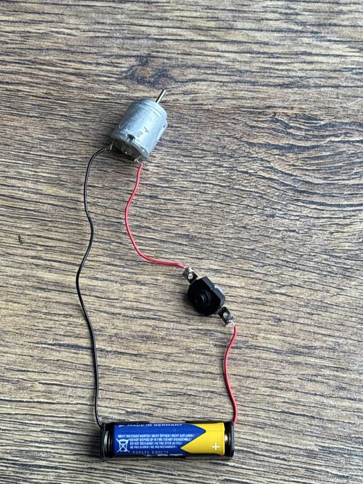 Silnik elektryczny 1,5V