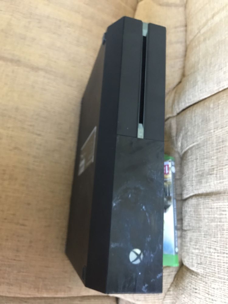 Продам xbox one на 512гб