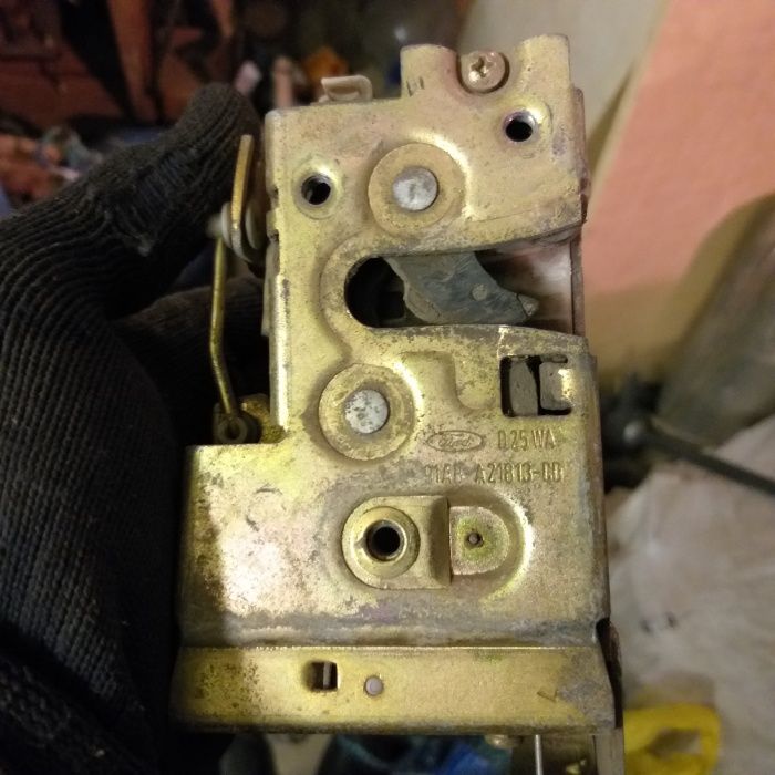 Запчасти на Форд Эскорт 1991гв!. В новом кузове.