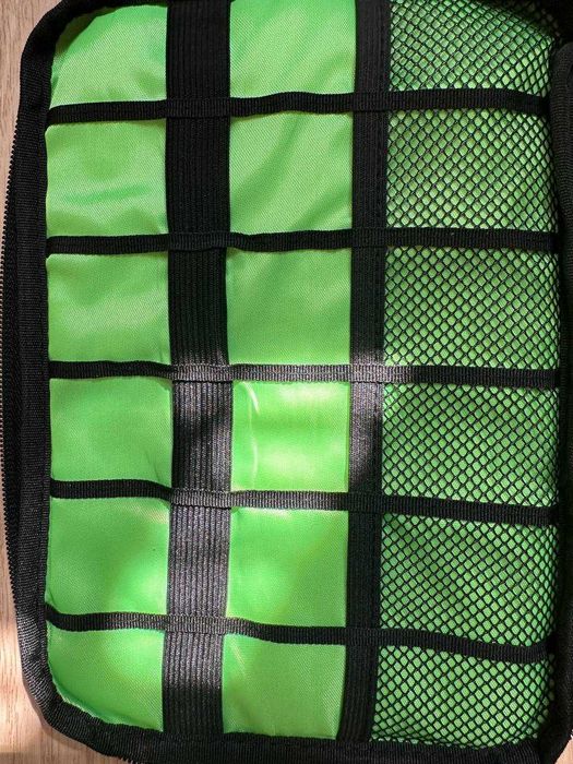 Дорожня сумка для кабелів, USB-органайзер для гаджетів в гарному стані