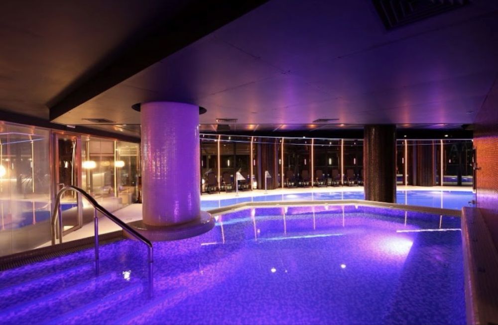 Продам 2 абонемента в спортивный клуб