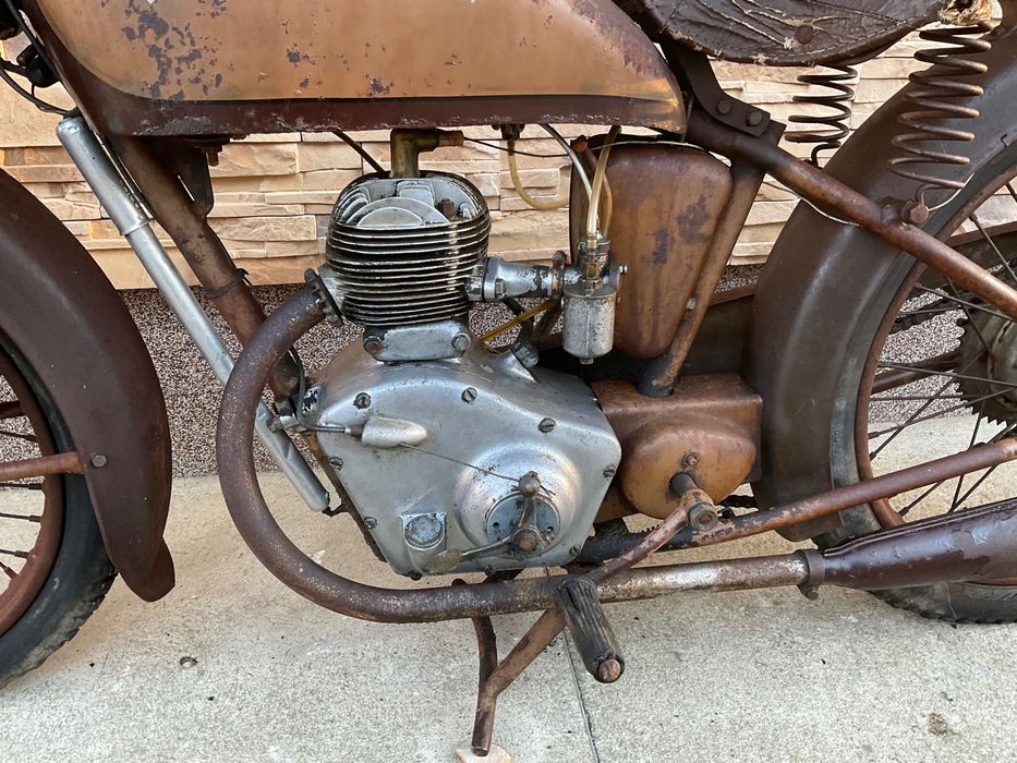 Motobecane model D45 z 1948 roku