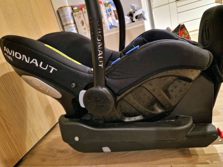 Fotelik samochodowy Avionaut Pixel z bazą