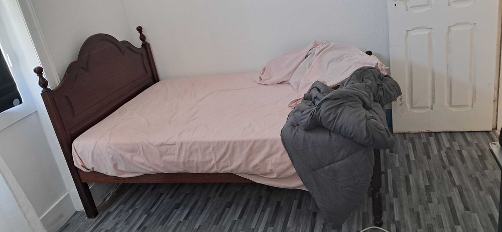 Cama e colchão barato