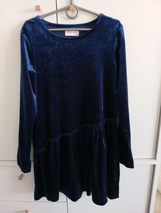 Sukienka dla dziewczynki rozmiar 140