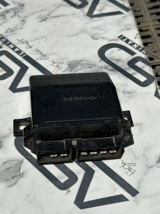 Реле поворотів  і аварійної зупинки