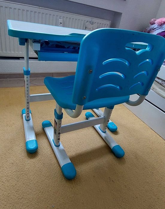 Stolik biurko regulowane wraz ze wzrostem dziecko krzesełko kezesło
