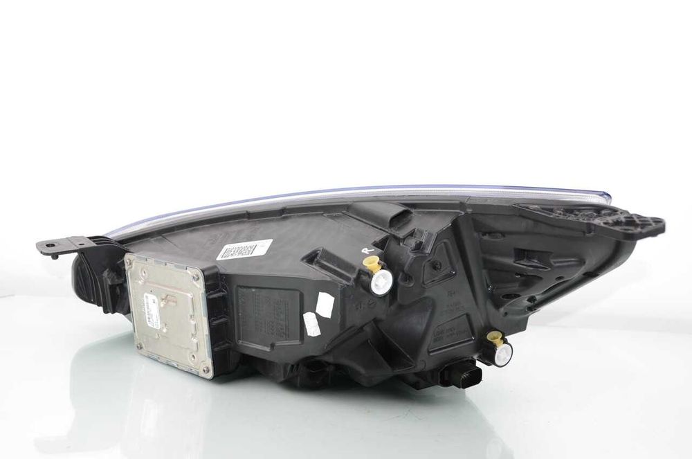 FORD FOCUS LED prawa lampa przednia