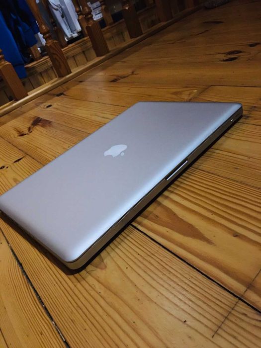 Топ MacBook Pro 15.4" Intel I7, 8GB, 512GB. Идеал.