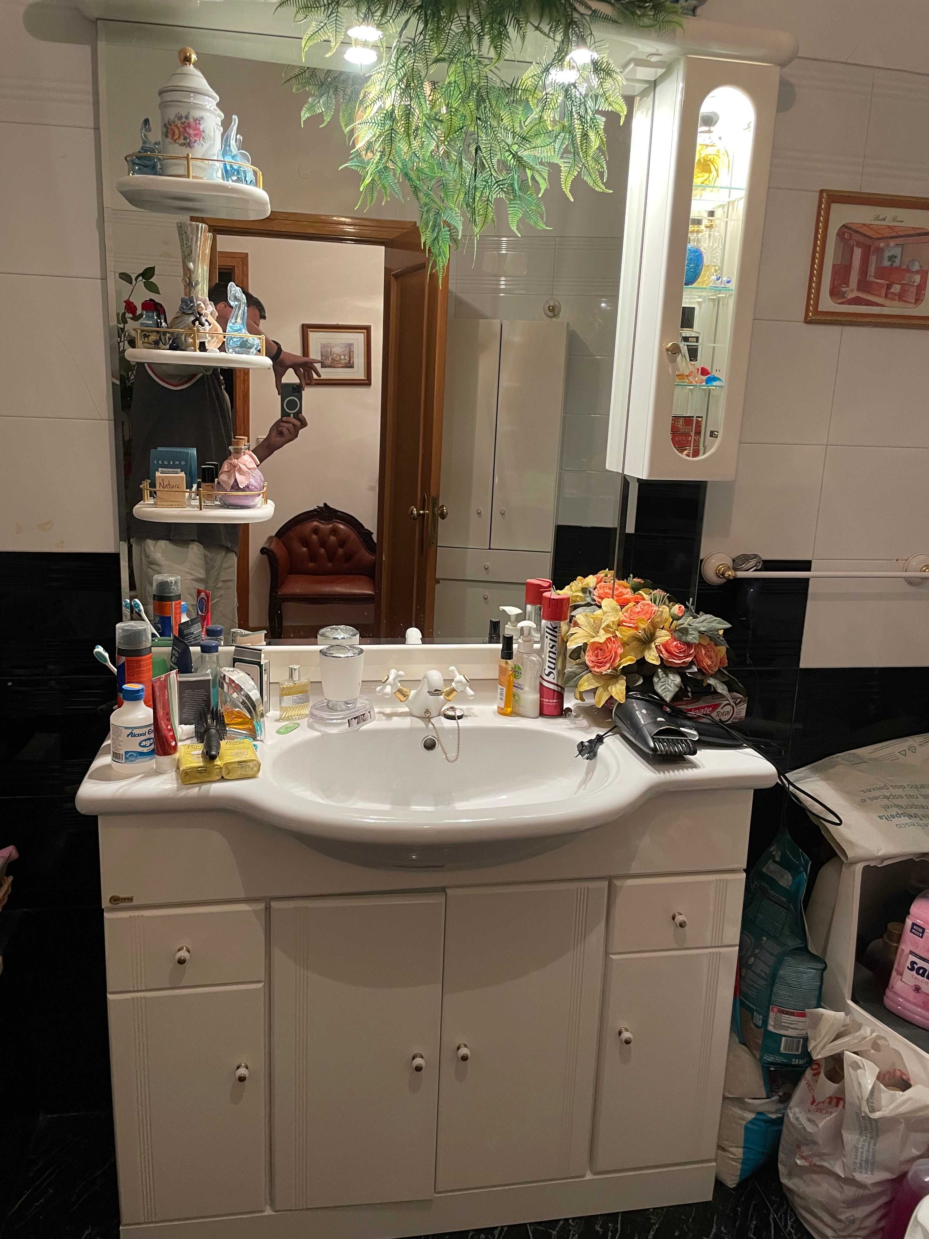 Movel casa de banho com espelho
