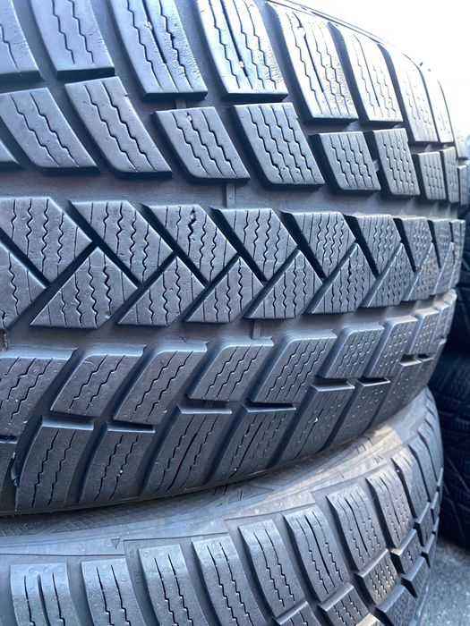 Шини 235 45 20 Vredestein 85% Зима