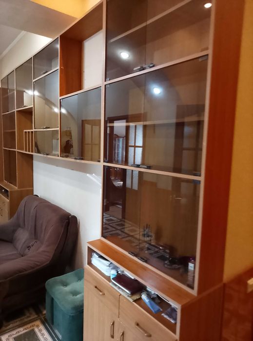 Продам книжную стенку б/у