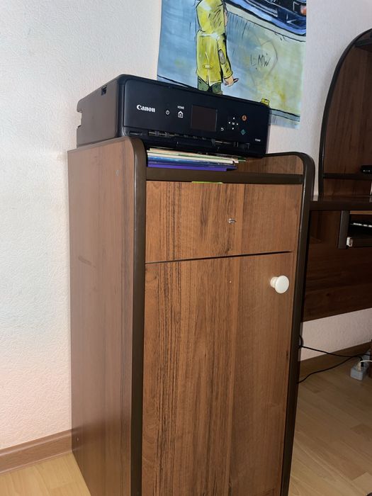 Продам компʼютерний стіл