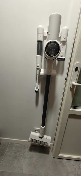 Odkurzacz pionowy Dreame V10 + akcesoria