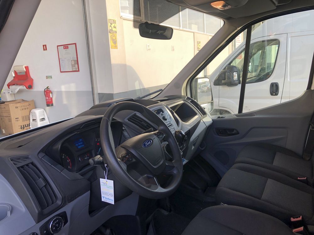 Ford Transit com contentor frio