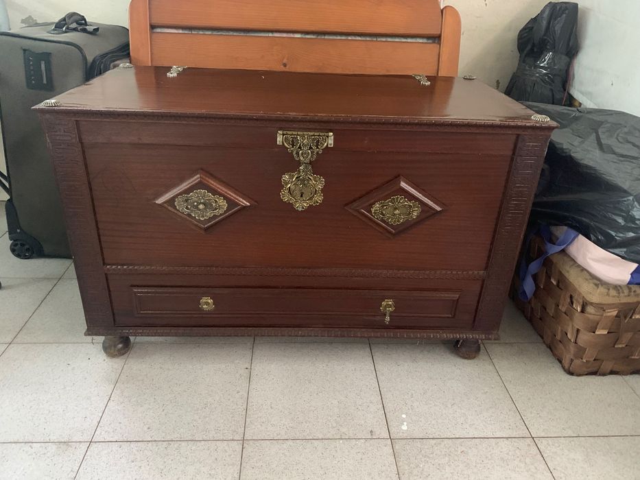 Mala de madeira para restauro