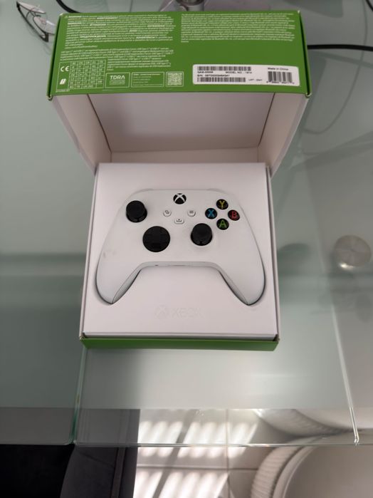 Comando Xbox robot white