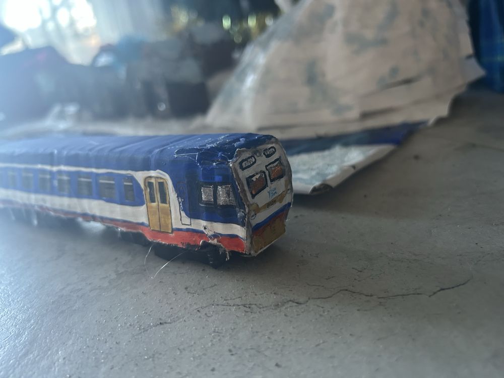 Електричка ЕР9М «Kyiv City Express» з картону