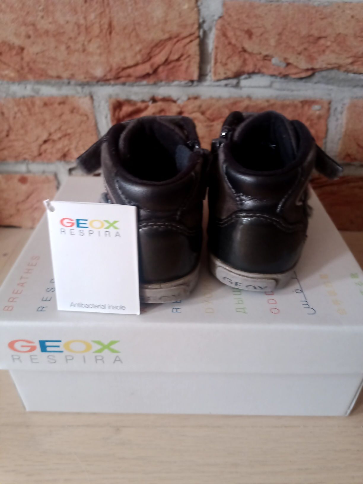 Buty dziecięce Geox r.22 jesienno zimowe