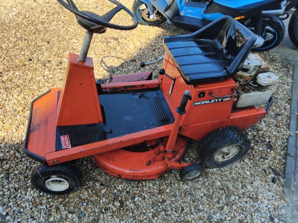 Traktorek ogrodowy kosiarka Norlett Briggs&stratton uszkodzony
