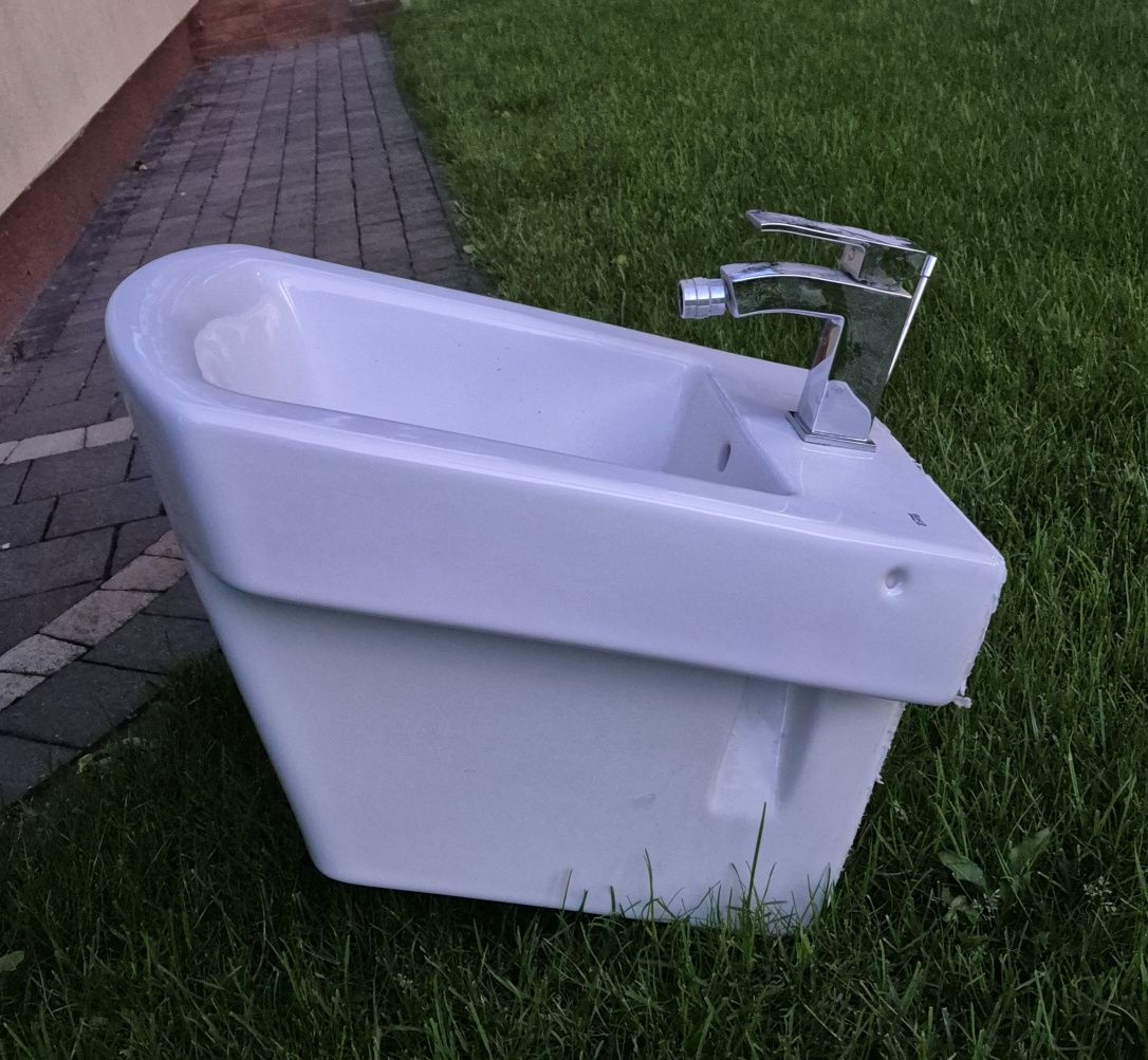 Bidet Roca Hall z baterią Paffoni I deską - stan bardzo dobry