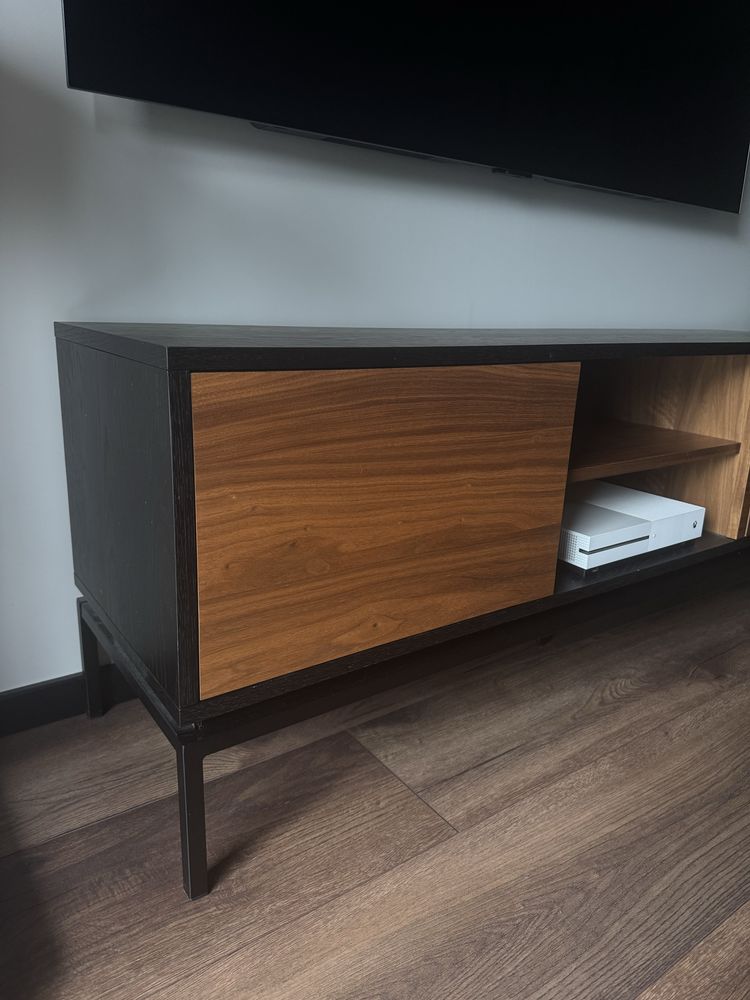 Szafka RTV z forniru – elegancka, nowoczesna, 150 cm