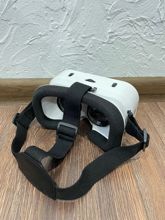 3D окуляри в білому кольорі