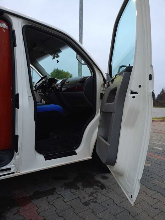 Volkswagen Transporter T5 niski przebieg 176 tyś km, klima