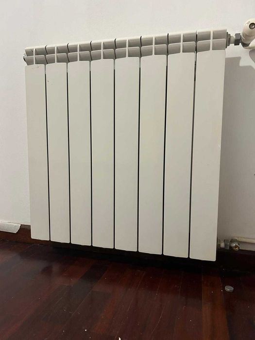 8 Radiadores como novos, 2toalheiros e 6 radiadores de aquecimento
