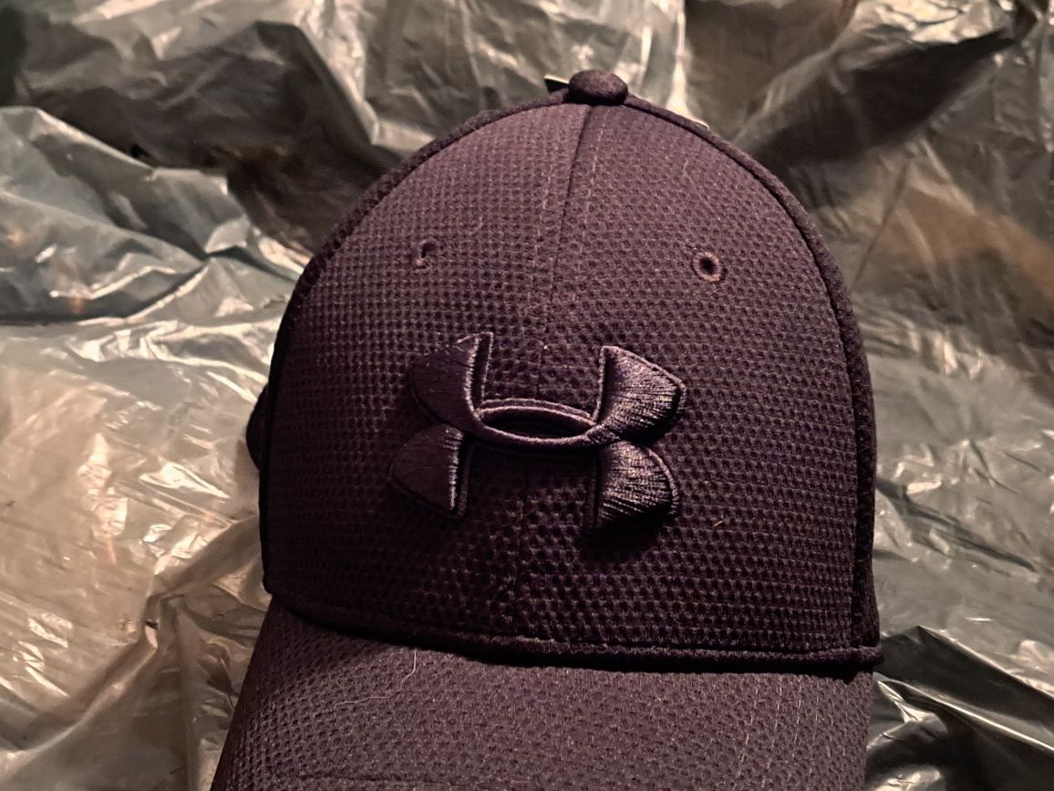 Under Armour czapka z daszkiem czarna orginal